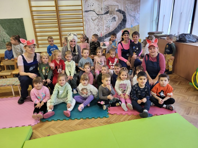 VUK I TRI PRAŠČIĆA - slika broj: 3